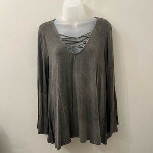 Entro Women’s Retro Bell sleeve cross cross distressed top